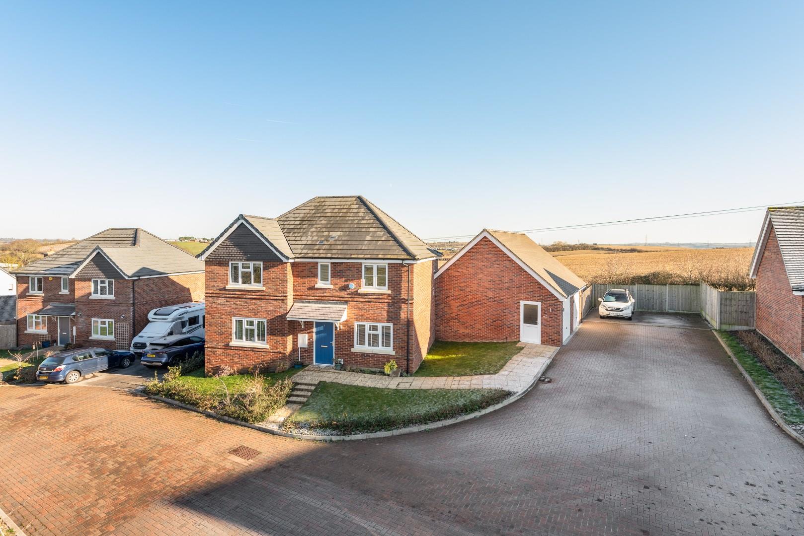 Cruickshank Mead, Leighton Buzzard Quarters Estate Agents